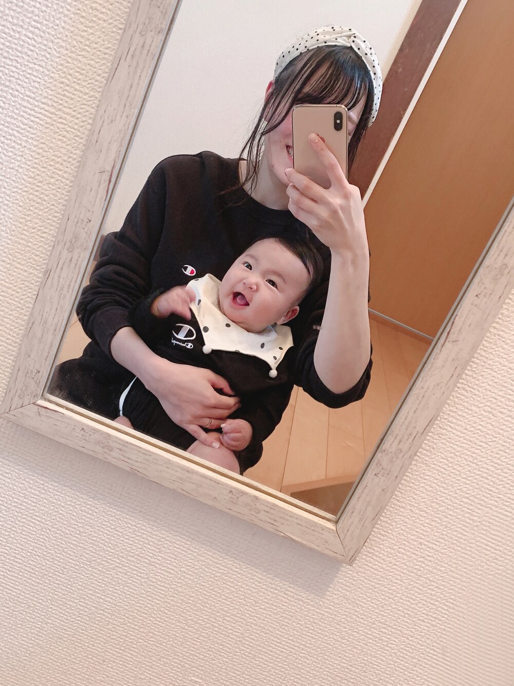 「バースデイ、チャンピオン、ドット、リンクコーデ、男の子ベビー」｜「Birthdayのアイテム（ロンパース、ブラック系）」を使った、🐇 ˒˒ さん（レディース・158cm）の秋コーディネートの1枚目の写真