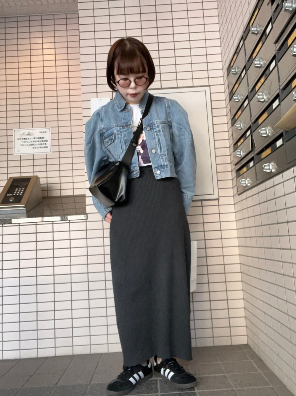 「春、春ファッション、KBF、kbf_ootd、ニューバランス、ビューティ&ユース ユナイテッドアローズ(BEAUTY&YOUTH UNITED ARROWS)、mystic、adidas、samba、Ray BEAMS、オトナカジュアル、おしゃれさんと繋がりたい、いいね、save、フォローお願いします🤑、春服みてみて」｜「KBFのタックスリーブクロップドデニムジャケット（デニムジャケット、ブルー系）」を使った、mmmさん（レディース・160cm）の春コーディネートの1枚目の写真