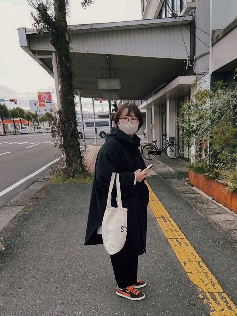 「休日コーデ、お出かけコーデ、BEAMS BOY、KBF、UNIQLO U、おしゃれさんと繋がりたい、冬コーデ、いいね、save、フォローお願いします🤑、ootd、未来のWEARISTAプロジェクト」｜「BEAMS BOYのBEAMS BOY / ポリエステル メルトン デタッチ フード コート（その他アウター、ブラック系）」を使った、mmmさん（レディース・157cm）の冬コーディネートの1枚目の写真