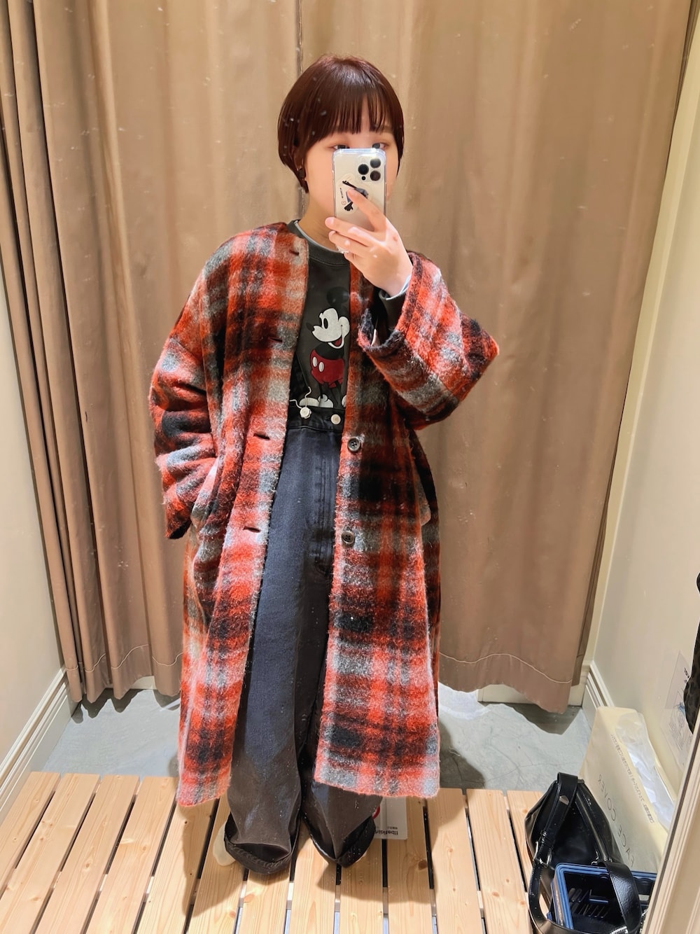 「BEAMS BOY、GOOD ROCK SPEED、KBF、Ray BEAMS、PUMA、冬コーデ、チェック、お出かけコーデ、おしゃれさんと繋がりたい、いいね、save、フォローお願いします🤑、今日のコーデ」｜「BEAMS BOYのコート（その他アウター、オレンジ系）」を使った、mmmさん（レディース・160cm）の冬コーディネートの1枚目の写真