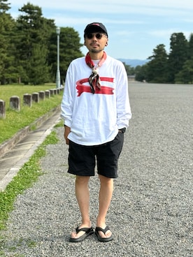「SHAKA（シャカ）のSHAKA 厚底 パフィ トングサンダル KHAZANA THONG EX（サンダル、ブラック系）」を使った、dosei_モノトーンコーデさん（メンズ・168cm）の夏コーディネート