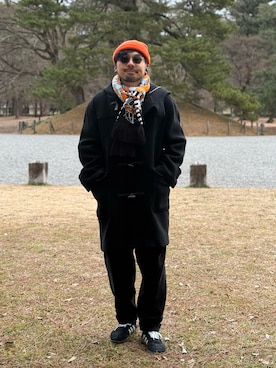 「BEAMS PLUS（ビームスプラス）のアイテム（パンツ）」を使った、dosei_モノトーンコーデさん（メンズ・168cm）の冬コーディネート