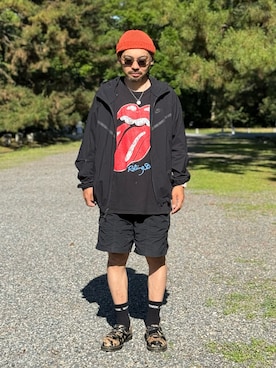 「アイテム（ナイロンジャケット）」を使った、dosei_モノトーンコーデさん（メンズ・168cm）の夏コーディネート
