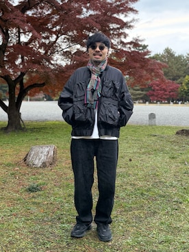 「アイテム（MA-1）」を使った、dosei72_モノトーンおじさんさん（メンズ・168cm）の冬コーディネート