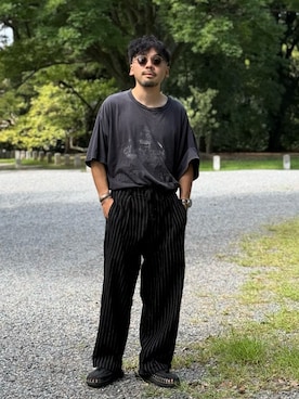 「JOURNAL STANDARD（ジャーナルスタンダード）のリネン ポリ ストライプ オーバー パンツ（スラックス、ブラック系）」を使った、dosei_モノトーンコーデさん（メンズ・168cm）の秋コーディネート