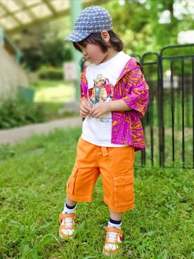 「GUCCI（グッチ）のアイテム（キャップ、グレー系）」を使った、minimodeさん（キッズ・110cm）の春コーディネート