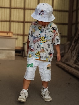 「Desigual（デシグアル）のアイテム（トップス）」を使った、minimodeさん（キッズ・110cm）の秋コーディネート