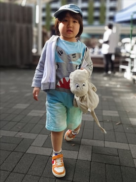 「STELLA McCARTNEY（ステラマッカートニー）のアイテム」を使った、minimodeさん（キッズ・110cm）の春コーディネート