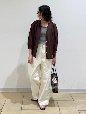 「SHIPS（シップス）のアイテム（デニムパンツ）」を使った、猪飼さん（レディース・169cm）の夏コーディネート