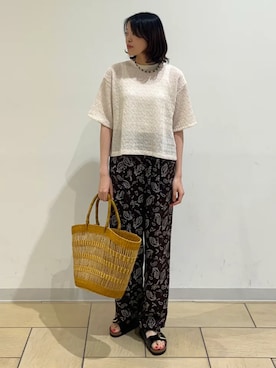 「TICCA（ティッカ）のアイテム（パンツ）」を使った、猪飼さん（レディース・169cm）の夏コーディネート