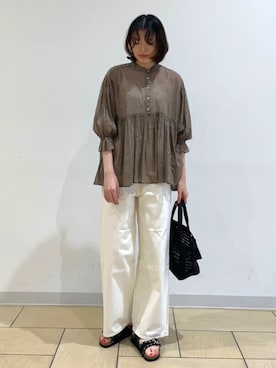 「SHIPS（シップス）のアイテム（デニムパンツ）」を使った、猪飼さん（レディース・169cm）の夏コーディネート