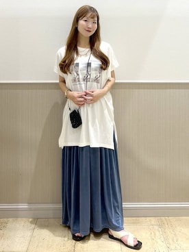 「LEPSIM（レプシィム）のフラットソフトクロスサンダル　670497（サンダル、ホワイト系）」を使った、maiさん（レディース）の夏コーディネート