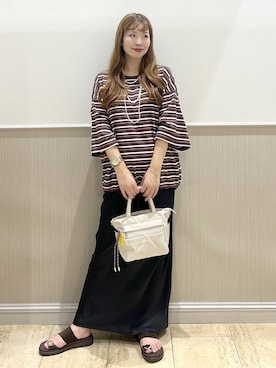 「LEPSIM（レプシィム）のストレッチサテンスカート　1049485（スカート、ブラック系）」を使った、maiさん（レディース）の夏コーディネート