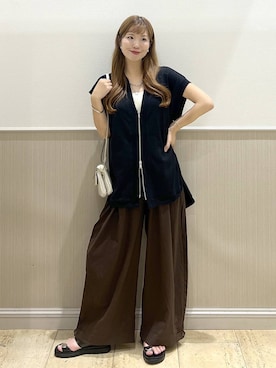 「LEPSIM（レプシィム）のカジュアルZIPベストチュニック　1054972（ベスト、ブラック系）」を使った、maiさん（レディース）の夏コーディネート