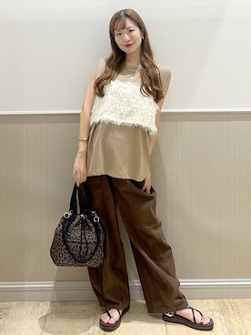 「LEPSIM（レプシィム）のイージーコクーンカラーパンツ　1043483（その他パンツ、ブラウン系）」を使った、maiさん（レディース）の夏コーディネート