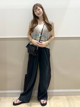 「LEPSIM（レプシィム）のデニムドッキングパンツ　1023674（デニムパンツ、ブラック系）」を使った、maiさん（レディース）の夏コーディネート