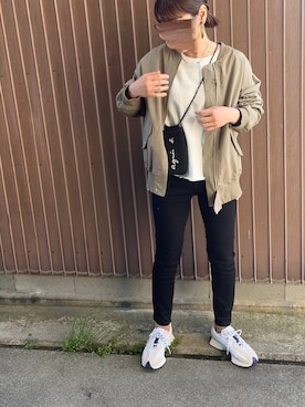 「スキニー」｜「アイテム（MA-1）」を使った、uaさん（レディース・154cm）の春コーディネート
