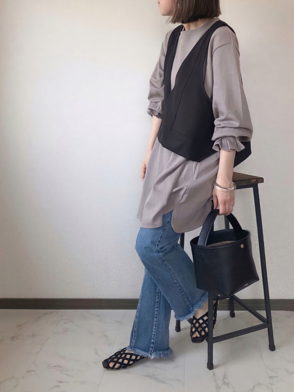 「休日スタイル、ゆるコーデ、Shellyisland、reca、シェリーアイランド、レカ(reca)、chiiiibag、秋服準備はじめました、アプレトロ、apretro、秋トレンド2021」｜「recaのタックスリーブフレアカットソー（Tシャツ/カットソー、ベージュ系）」を使った、uaさん（レディース・153cm）の秋コーディネートの1枚目の写真