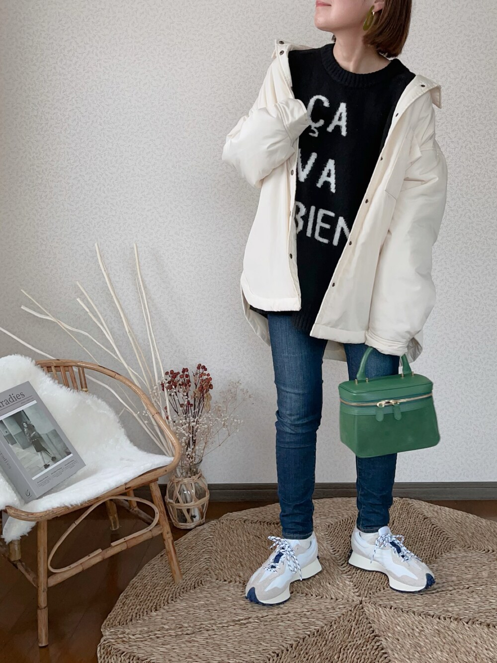 「Ciena、シエナ、chiiiibag、春コーデ、デニム、スキニーデニム」｜「CIENAの中綿シャツブルゾン（ダウンジャケット/コート、ホワイト系）」を使った、uaさん（レディース・153cm）の冬コーディネートの1枚目の写真
