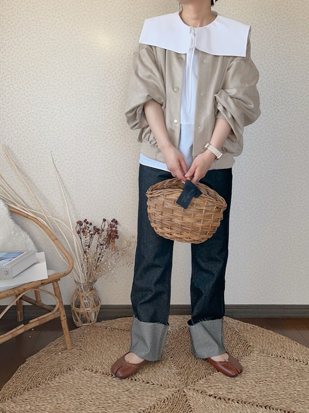 「春服デビュー宣言、Fizz、スタジャン、notch.、春服、大人カジュアル、休日スタイル、おでかけコーデ、低身長女子、ロールアップデニム」｜「Fizzの【Fizz/フィズ】　フェイクスエードスタジャン（スタジャン、ベージュ系）」を使った、uaさん（レディース・154cm）の春コーディネートの1枚目の写真