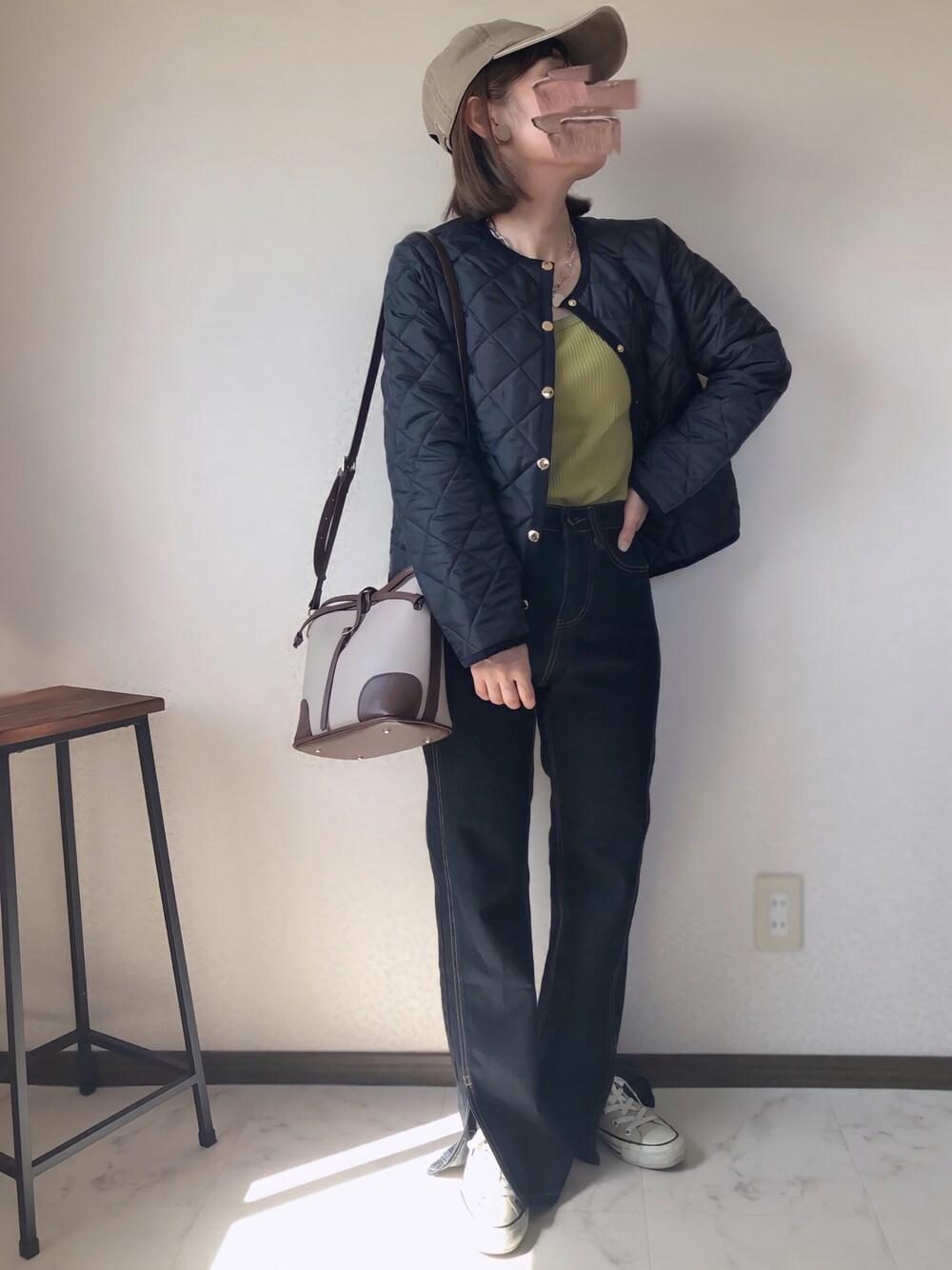 「キルティングジャケット、マッキントッシュ フィロソフィー、MACKINTOSH PHILOSOPHY、RODE SKO、スリットデニム、アプレトロ、apretro」｜「MACKINTOSH PHILOSOPHYのトラディショナルウェザーウェアコラボ≪ARKLEY≫　限定モデル（ブルゾン、ブルー系）」を使った、uaさん（レディース・153cm）の秋コーディネートの1枚目の写真