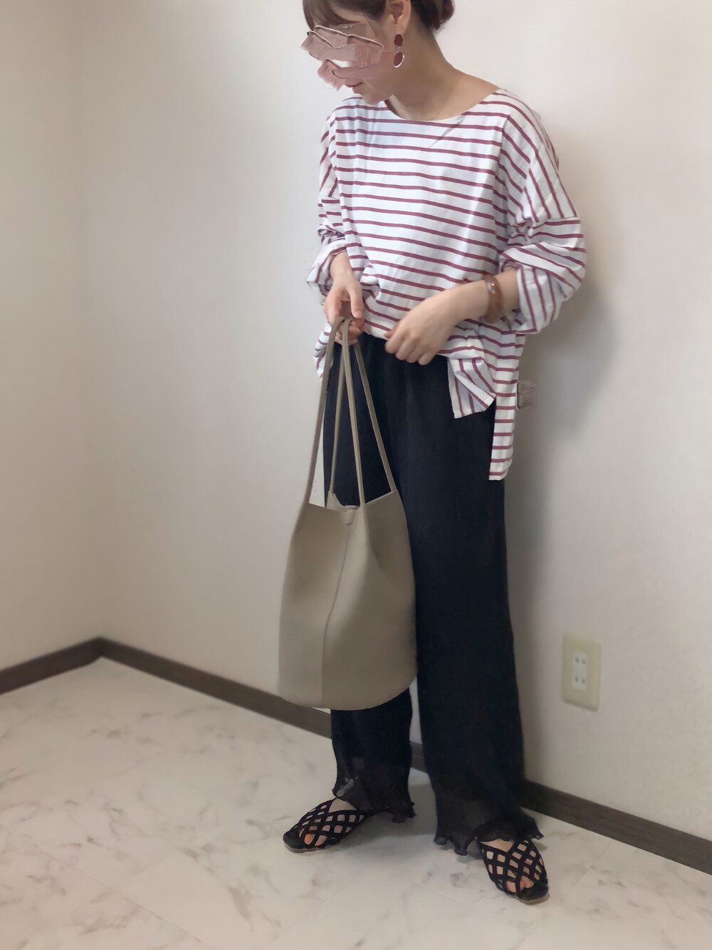「秋カラー、秋のコーデ、Crisp yours、クリスプ、ボーダートップス、シェリーアイランド、Shellyisland、休日コーデ、低身長コーデ、シアーパンツ」｜「Crisp yoursの【WEB限定】ルーズボーダーTシャツ（Tシャツ/カットソー、ピンク系）」を使った、uaさん（レディース・153cm）の夏コーディネートの1枚目の写真
