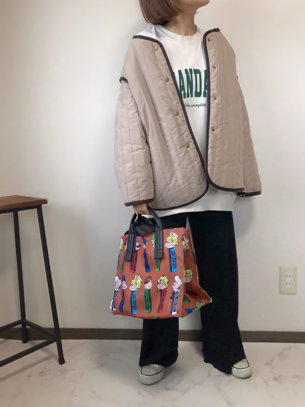 「PAPILLONNER(PAPILLONNER)、パピヨネ(PAPILLONNER)、earPAPILLONNER、corners、コーナーズ、asknowasplus」｜「AS KNOW AS plusの◇縦キルトノーカラージャケット（ノーカラージャケット、ベージュ系）」を使った、uaさん（レディース・153cm）の秋コーディネートの1枚目の写真