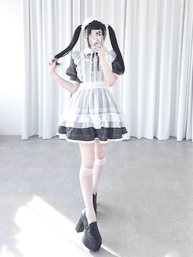 「Pal elfy（パルエルフィー）のホイップフリルエプロンワンピース（ワンピース、ホワイト系）」を使った、ももりりさん（レディース・156cm）の夏コーディネート