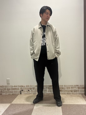 「ITEMS URBANRESEARCH（アイテムズ アーバンリサーチ）のEvery Day TRコーチジャケット（その他アウター、ベージュ系）」を使った、陽介さん（メンズ・170cm）の春コーディネート