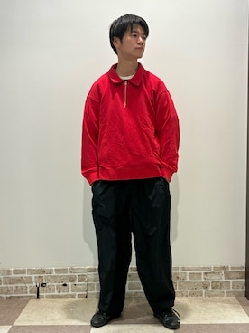 「ITEMS URBANRESEARCH（アイテムズ アーバンリサーチ）のハーフジップフェード裏毛プルオーバー（スウェット、レッド系）」を使った、陽介さん（メンズ・170cm）の春コーディネート