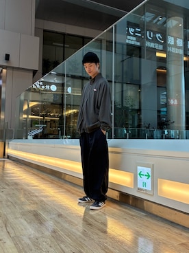 「URBAN RESEARCH DOORS（アーバンリサーチドアーズ）のDANTON　SWEAT ZIP BLOUSON（テーラードジャケット、グレー系）」を使った、陽介さん（メンズ・170cm）の秋コーディネート