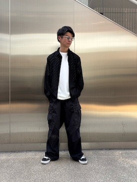 「ITEMS URBANRESEARCH（アイテムズ アーバンリサーチ）のジオメレースレギュラーカラーシャツ（シャツ/ブラウス、ブラック系）」を使った、陽介さん（メンズ・170cm）の春コーディネート