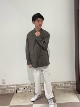 「URBAN RESEARCH DOORS（アーバンリサーチドアーズ）のアイテム（ジャケット/アウター、ブラウン系）」を使った、陽介さん（メンズ・170cm）の春コーディネート