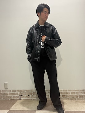 「ITEMS URBANRESEARCH（アイテムズ アーバンリサーチ）のF.L.トラッカージャケット（ブルゾン、ブラック系）」を使った、陽介さん（メンズ・170cm）の春コーディネート