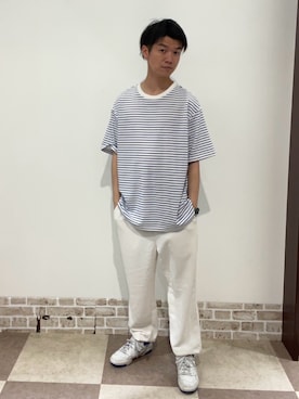 「ITEMS URBANRESEARCH（アイテムズ アーバンリサーチ）のポンチボーダー ショートスリーブカットソー（Tシャツ/カットソー、ブルー系）」を使った、陽介さん（メンズ・170cm）の春コーディネート