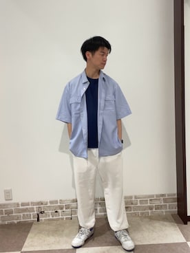 「ITEMS URBANRESEARCH（アイテムズ アーバンリサーチ）の『接触冷感/速乾/イージーケア』高機能ストライプRDB半袖シャツ（シャツ/ブラウス、ブルー系）」を使った、陽介さん（メンズ・170cm）の春コーディネート