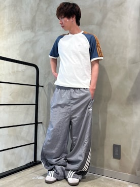 「adidas（アディダス）のサンバ OG / Samba OG（シューズ、ホワイト系）」を使った、TMさん（メンズ・167cm）の春コーディネート