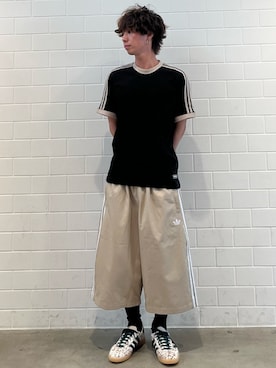 「adidas（アディダス）のアディカラー SST コットンツイル ショーツ / ハーフパンツ / アディダスオリジナルス adidas Originals（その他パンツ、ベージュ系）」を使った、TMさん（メンズ・167cm）の夏コーディネート