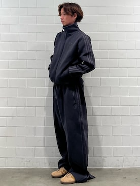 「adidas（アディダス）のクラシック プレミアム トラックトップ（トップス、ブラック系）」を使った、TMさん（メンズ・167cm）の秋コーディネート