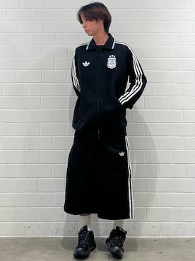 「adidas（アディダス）のアディカラー SST コットンツイル ショーツ / ハーフパンツ / アディダスオリジナルス adidas Originals（その他パンツ、ブラック系）」を使った、TMさん（メンズ・167cm）の夏コーディネート