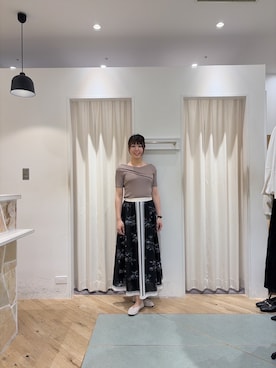 「Andemiu（アンデミュウ）のパネルスカーフガラスカート660667（スカート、ブラック系）」を使った、AYAKAさん（レディース・166cm）の春コーディネート