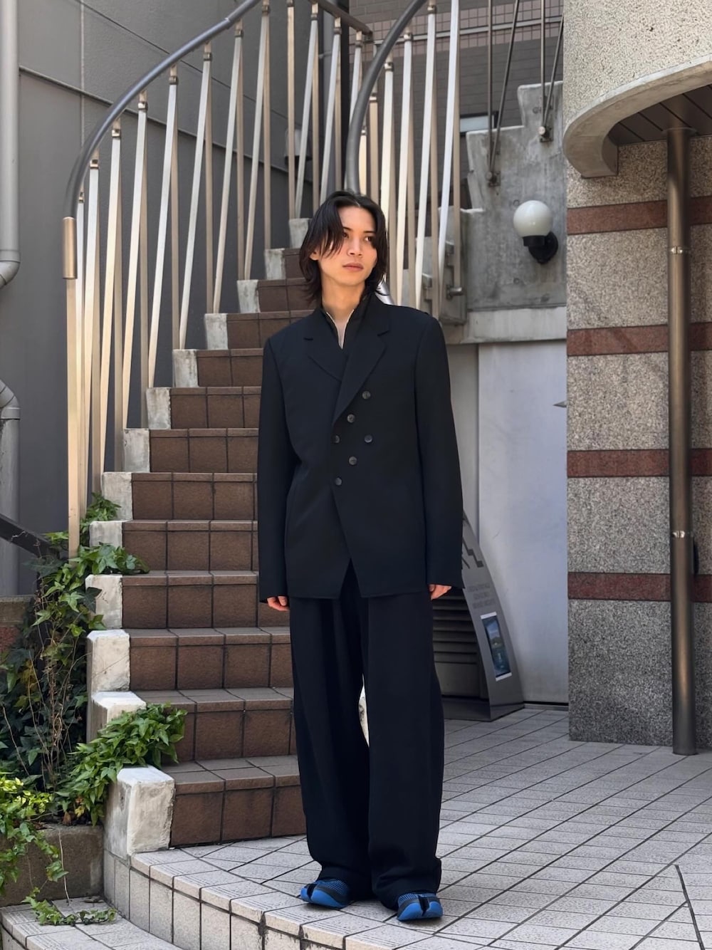 KIKO KOSTADINOVのテーラードジャケットを使った人気ファッション