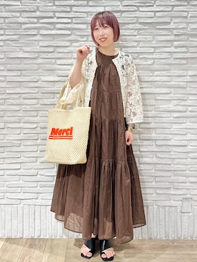「OPAQUE.CLIP（オペークドットクリップ）の刺繍レースショートブラウス【洗える】（シャツ/ブラウス、ホワイト系）」を使った、Hana...eさん（レディース・159cm）の夏コーディネート