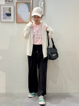 「SHOO・LA・RUE（シューラルー）の【ひんやり/UV/洗濯機可】日焼け対策も快適に 指穴つき ジップパーカー（パーカー、ベージュ系）」を使った、たけぴさん（レディース・150cm）の春コーディネート
