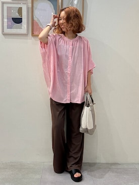 「SHOO・LA・RUE（シューラルー）の【ひんやり/洗濯機可/体型カバー】二の腕隠れる ゆるっと襟ギャザーレーヨンブラウス（シャツ/ブラウス、ピンク系）」を使った、たけぴさん（レディース・150cm）の夏コーディネート