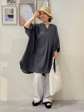 「SHOO・LA・RUE（シューラルー）の【ひんやり/洗濯機可/体型カバー】動くたび、ふんわりゆれる 大人のゆるドルマンチュニック（チュニック、グレー系）」を使った、たけぴさん（レディース・150cm）の春コーディネート