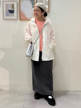 「アイテム（スウェット、オレンジ系）」を使った、たけぴさん（レディース・150cm）の冬コーディネート