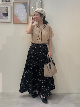 「SHOO・LA・RUE（シューラルー）の【毎日洗える/ひんやり/UV/S-LL】 毛玉になりにくい配色ボウタイ半袖ニット（ニット/セーター、ベージュ系）」を使った、たけぴさん（レディース・150cm）の夏コーディネート