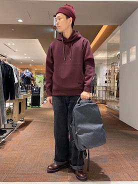 「アイテム（パーカー、レッド系）」を使った、わいずみさん（メンズ・167cm）の秋コーディネート