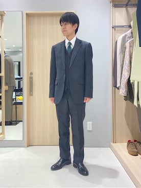 「アイテム（スーツベスト、グレー系）」を使った、わいずみさん（メンズ・167cm）の冬コーディネート